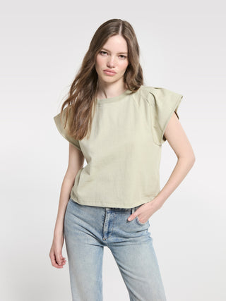 Top With Wide Shoulders