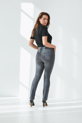 Sarah - Stretchy Straight Jeans